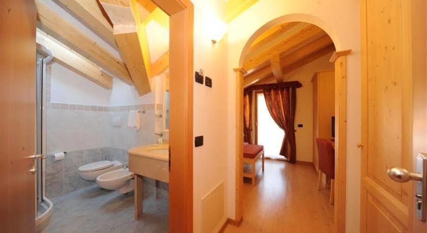 Residence Canada Pinzolo Ngoại thất bức ảnh